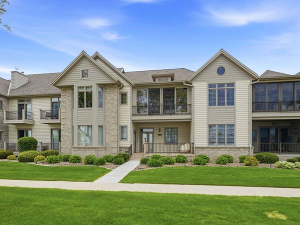 286 E Harbor View Dr, Fond Du Lac, WI 54935