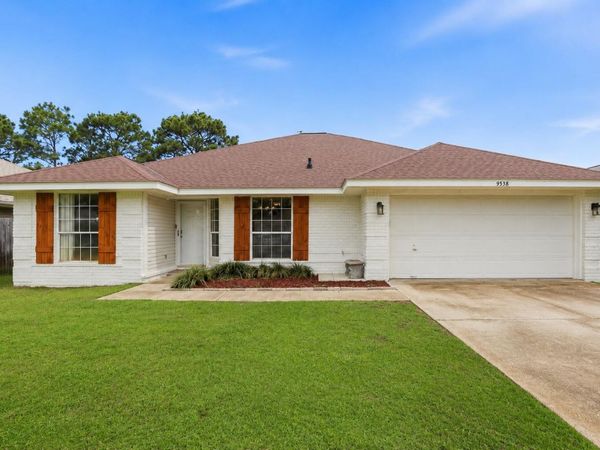 9538 Parker Place Drive, Navarre, FL 32566