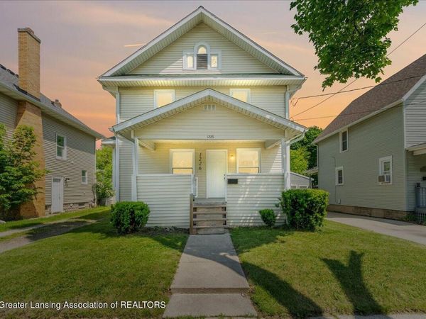 1226 W Hillsdale Street, Lansing, MI 48915