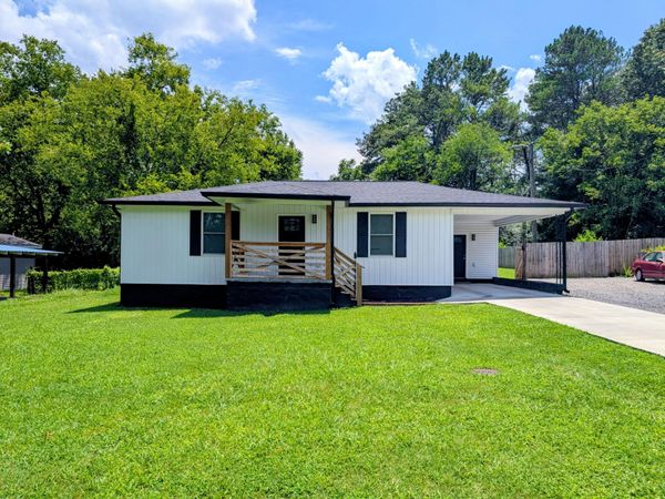 715 W James Avenue, Rossville, GA 30741