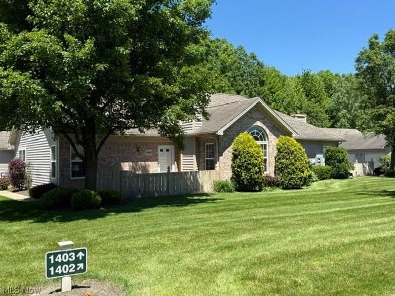 1402 Willow Brook Drive NE, Warren, OH 44483 Photo 2