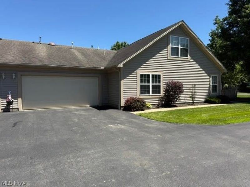 1402 Willow Brook Drive NE, Warren, OH 44483 Photo 3