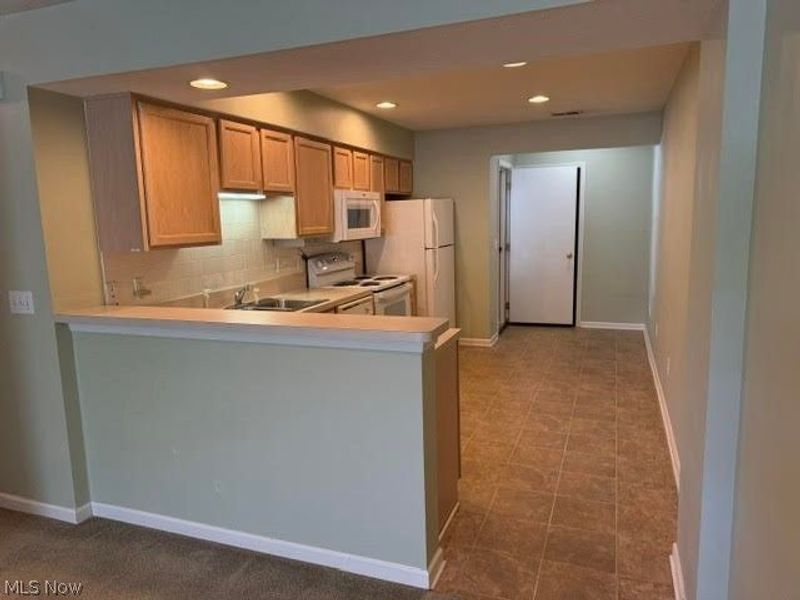 1402 Willow Brook Drive NE, Warren, OH 44483 Photo 7