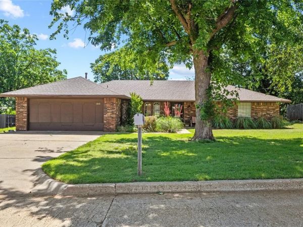 1212 N Illinois Street, Weatherford, OK 73096