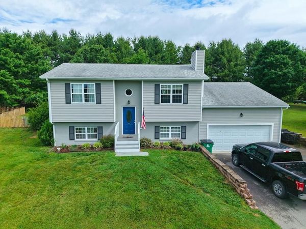 1460 Westview DR , Christiansburg, VA 24073