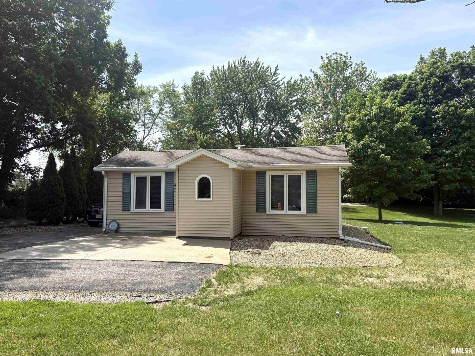 22605 Veterans Road, Morton, IL 61550 Main Photo