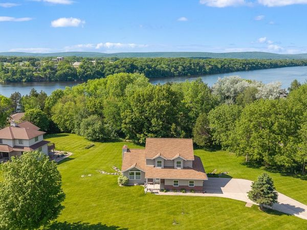 W14222 Selwood Drive, Prairie Du Sac, WI 53578