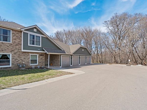 3861 Gold Point, Unit B, Eagan, MN 55122