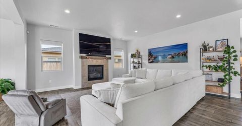 784 Grey Hawk Drive, Fernley, NV 89408 Photo
