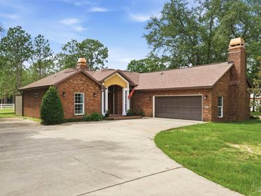 6087 Cedar Tree Dr, Milton, FL 32570