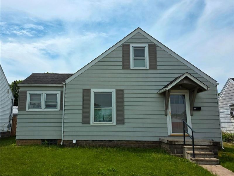 1309 Orange St, Coshocton, OH 43812 Photo 1