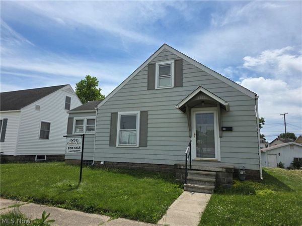 1309 Orange St , Coshocton, OH 43812