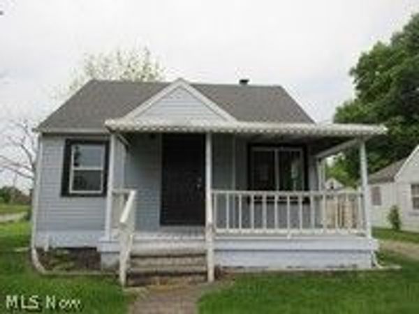 1936 Lakeview Avenue , Lorain, OH 44053