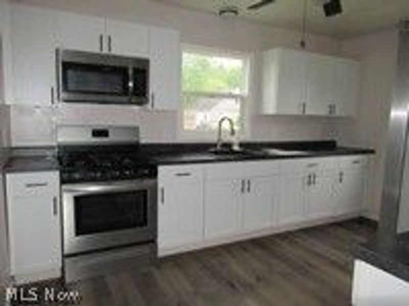 1936 Lakeview Avenue, Lorain, OH 44053 Photo 8