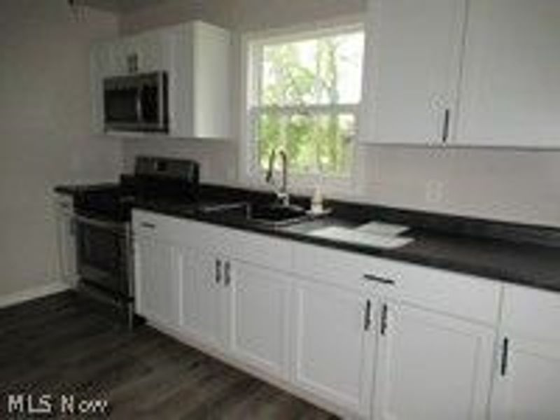 1936 Lakeview Avenue, Lorain, OH 44053 Photo 9