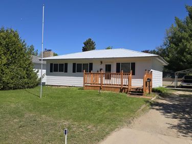 518 W Avenue C, Newberry, MI 49868