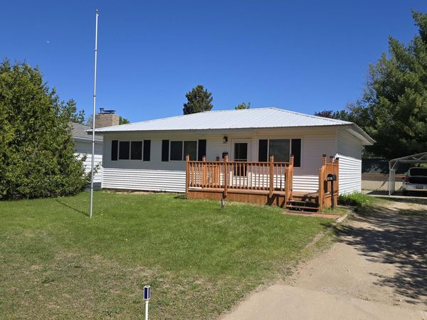 518 W Avenue C, Newberry, MI 49868
