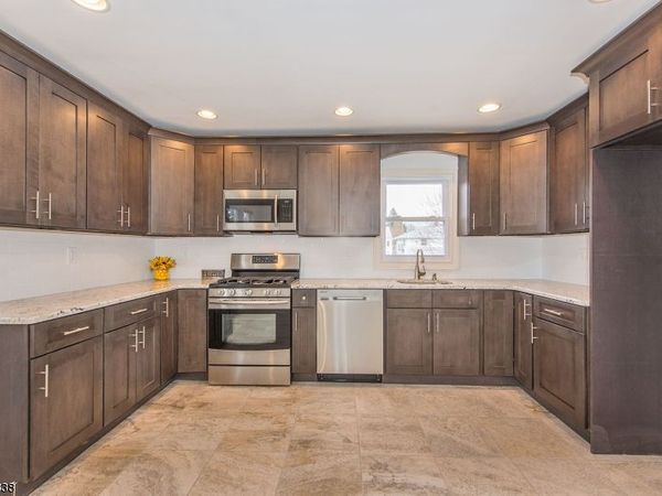 94 Scoles Ave, Clifton, NJ 07012