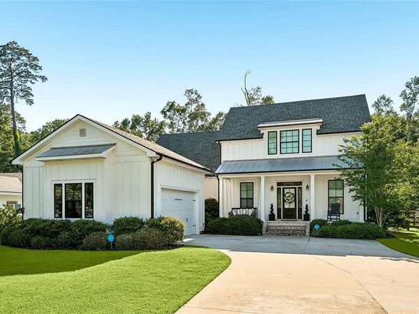 218 LIVE OAK Street , Mandeville, LA 70448