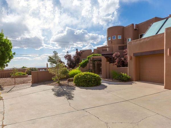 6628 High Ridge Place NE, Albuquerque, NM 87111