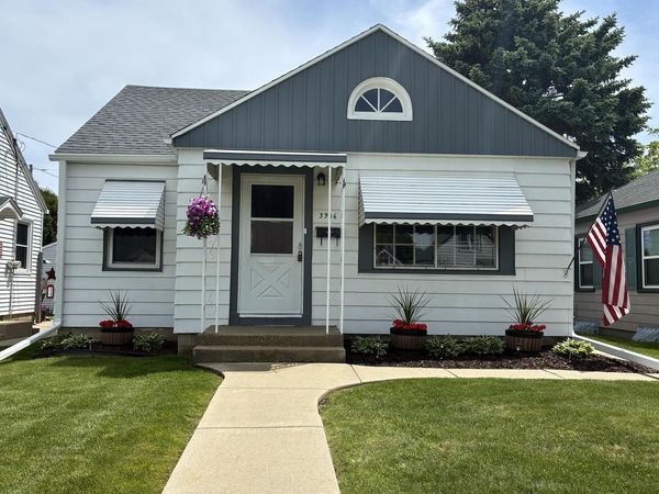 3906 S Kirkwood AVENUE, Saint Francis, WI 53235