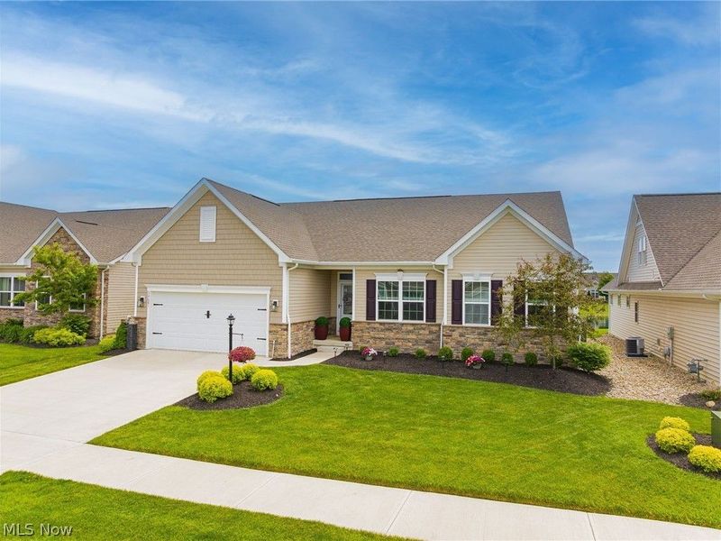 34681 N Legends Way, Grafton, OH 44044 Photo 3
