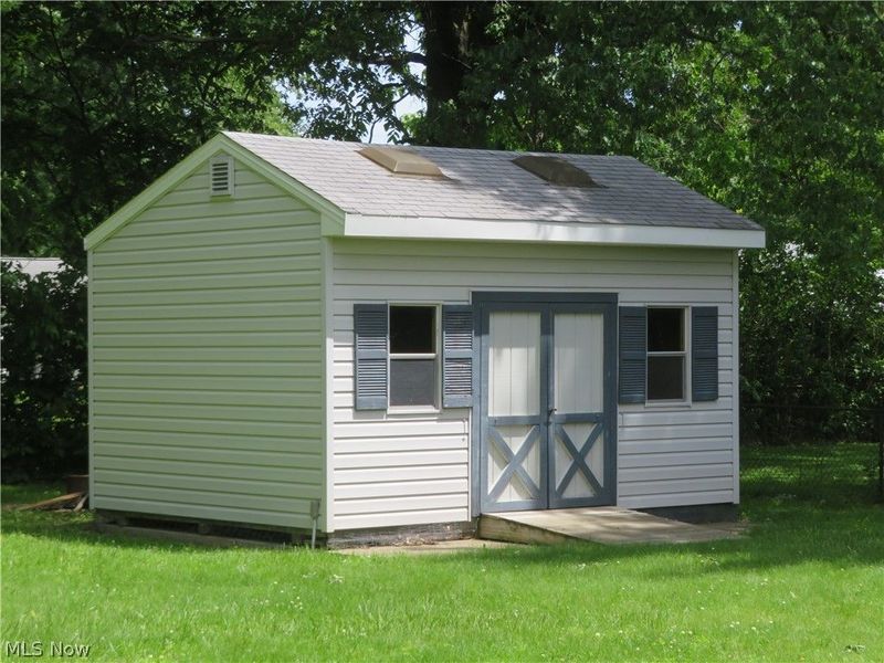 34042 Luanne Drive, North Ridgeville, OH 44039 Photo 3