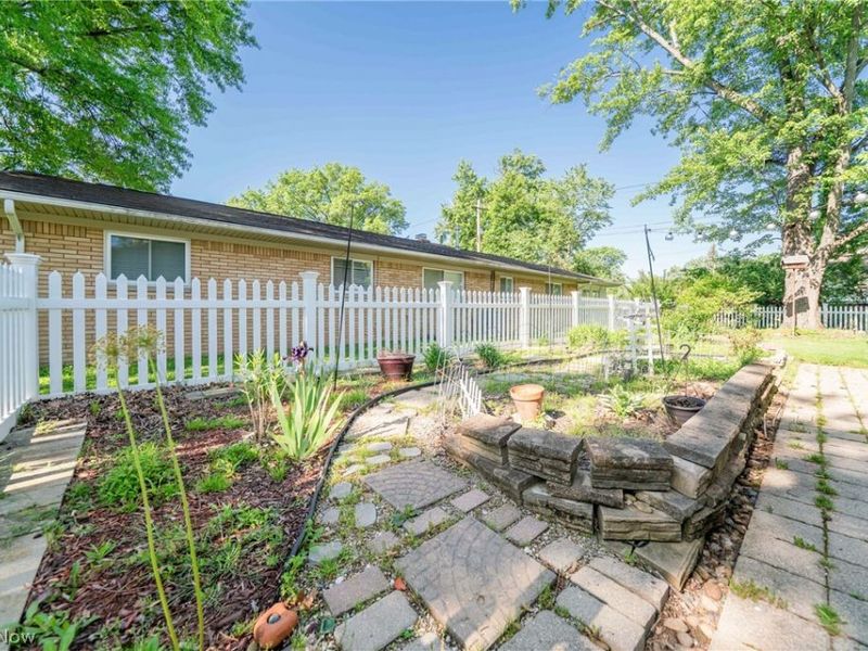 563 Louis Drive, Berea, OH 44017 Photo 29