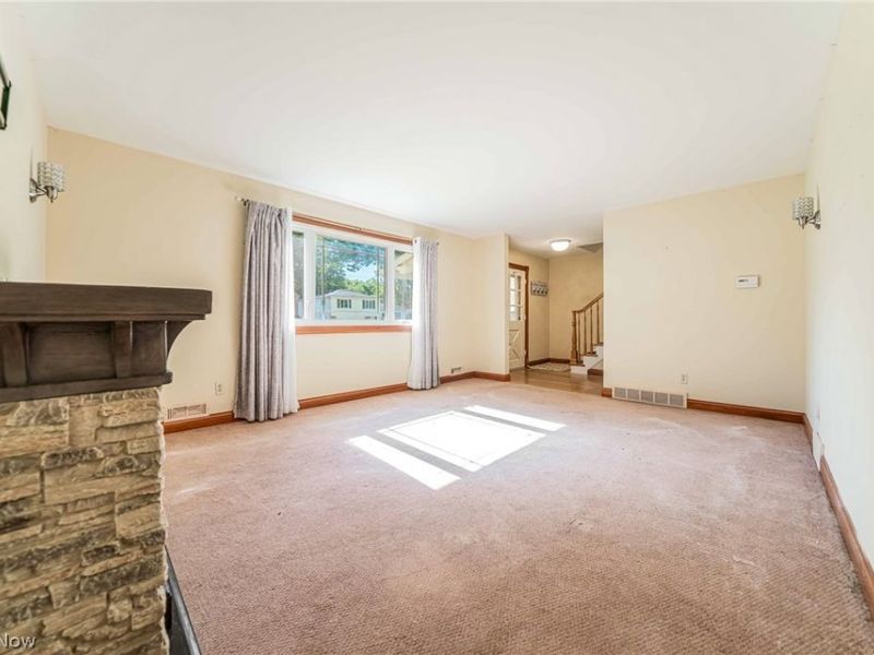 563 Louis Drive, Berea, OH 44017 Photo 4