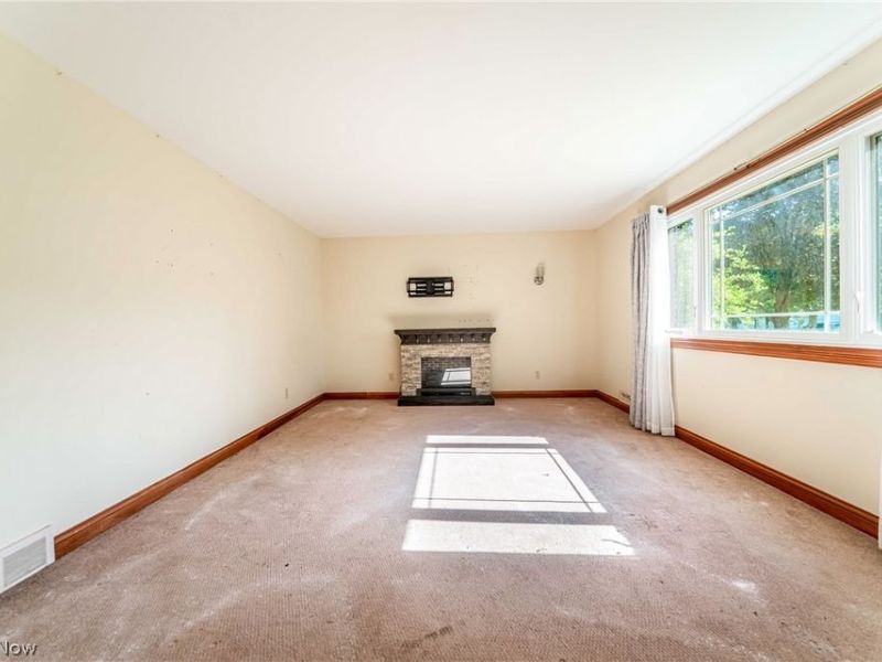 563 Louis Drive, Berea, OH 44017 Photo 5