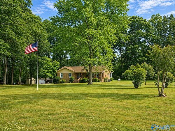 154 Dea Thomas Road, Hazel Green, AL 35750