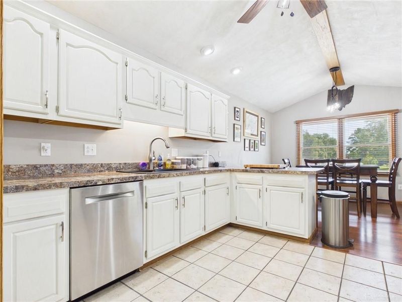 950 Brighton Drive, Greenville, OH 45331 Photo 6
