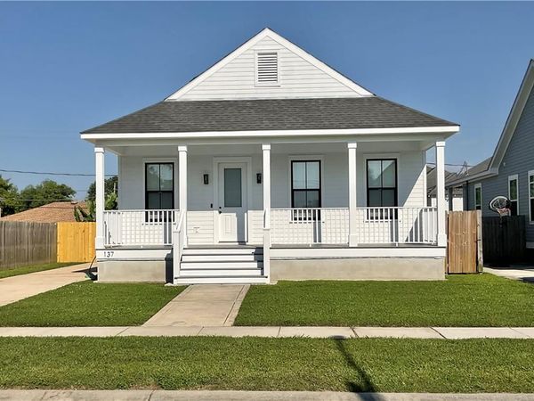 137 SEAL Drive, Arabi, LA 70032