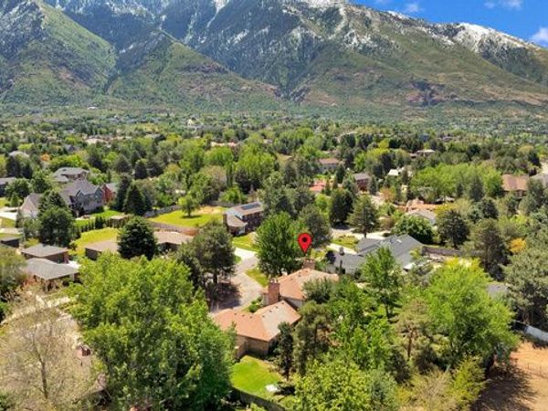 4 ROLLINGWOOD LN, Sandy, UT 84092