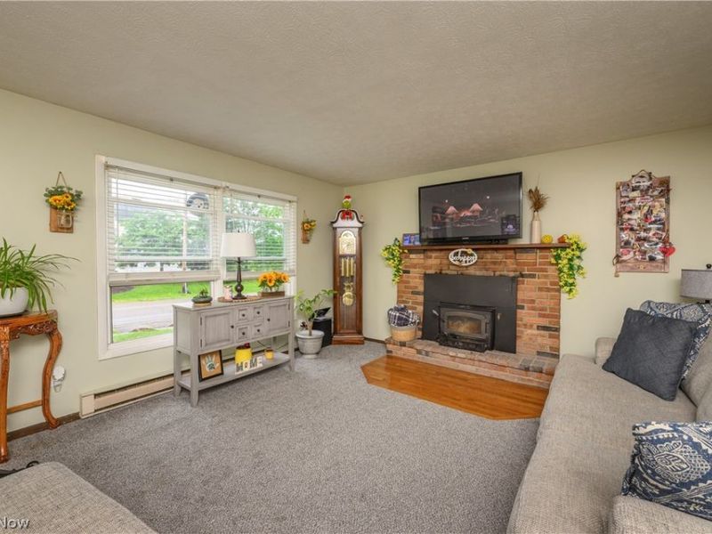 824-826 Reno Drive , Louisville, OH 44641 Photo 10