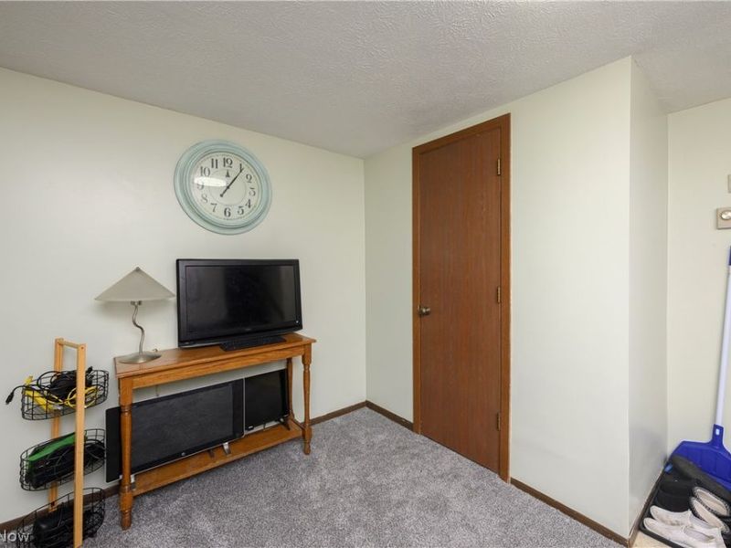 824-826 Reno Drive , Louisville, OH 44641 Photo 7
