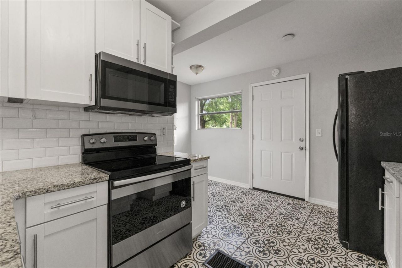 5518 11th Street, Zephyrhills, FL 33542 Photo