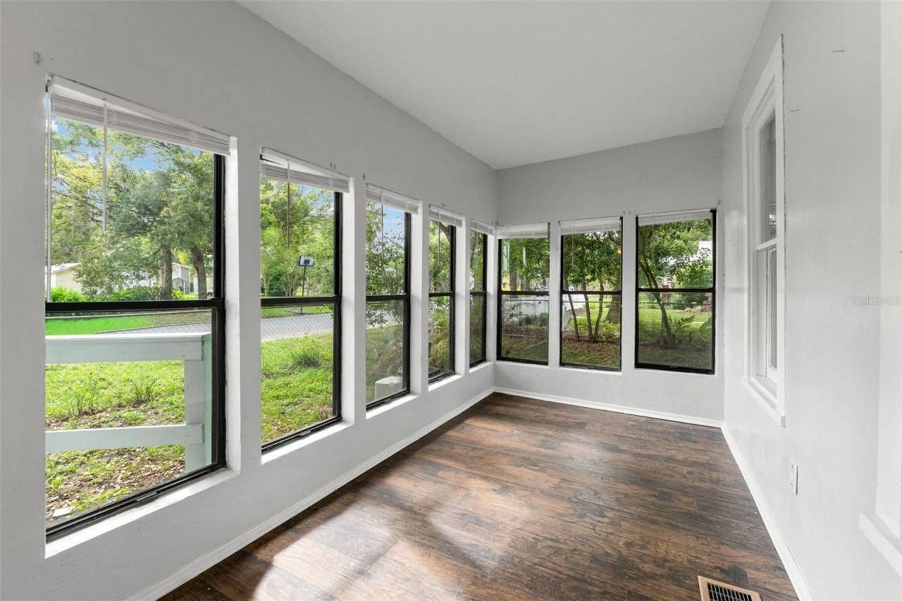 5518 11th Street, Zephyrhills, FL 33542 Photo