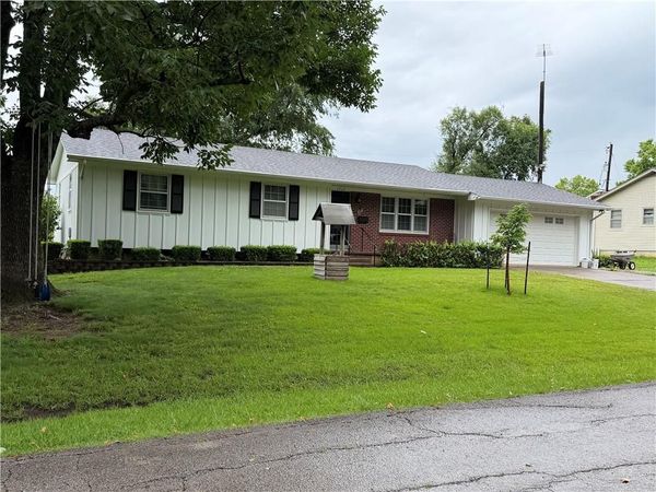 1712 S Holbrook Street, Fort Scott, KS 66701
