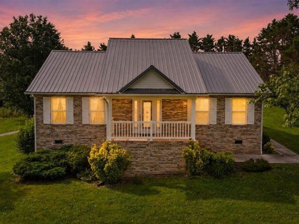 819 Island Ford Rd, Jacksboro, TN 37757