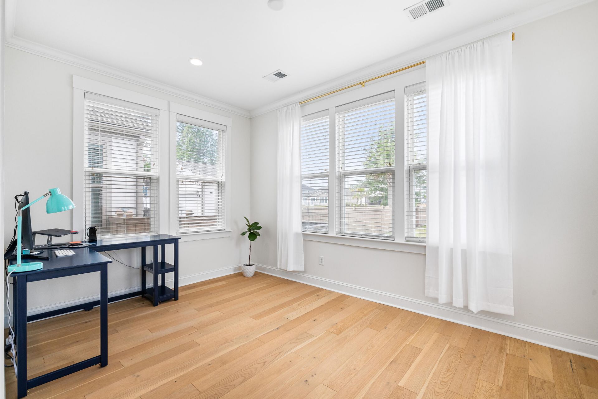 2061 Kemmerlin Street Photo 17