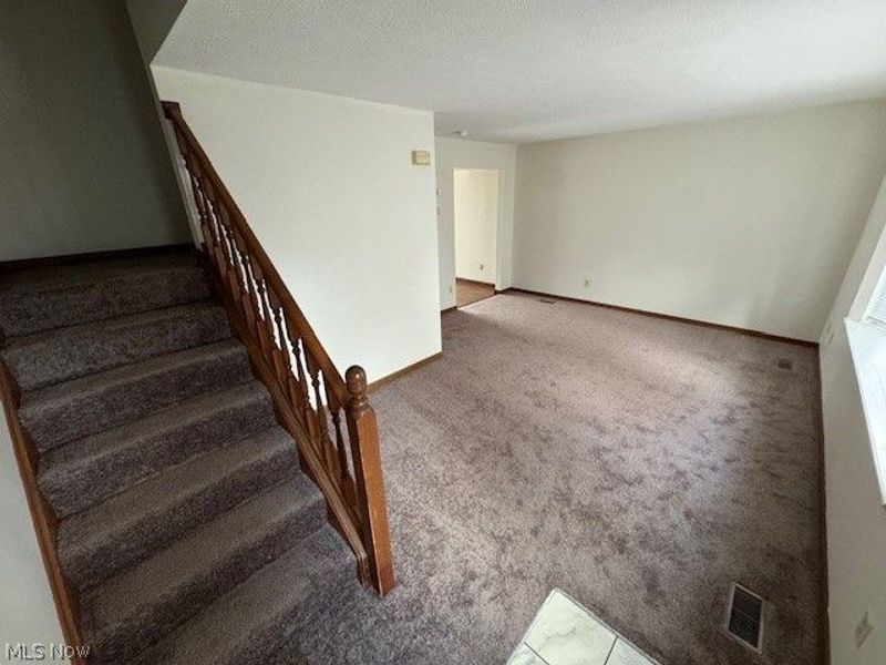 914 Shadowrow Avenue, Willoughby, OH 44094 Photo 2