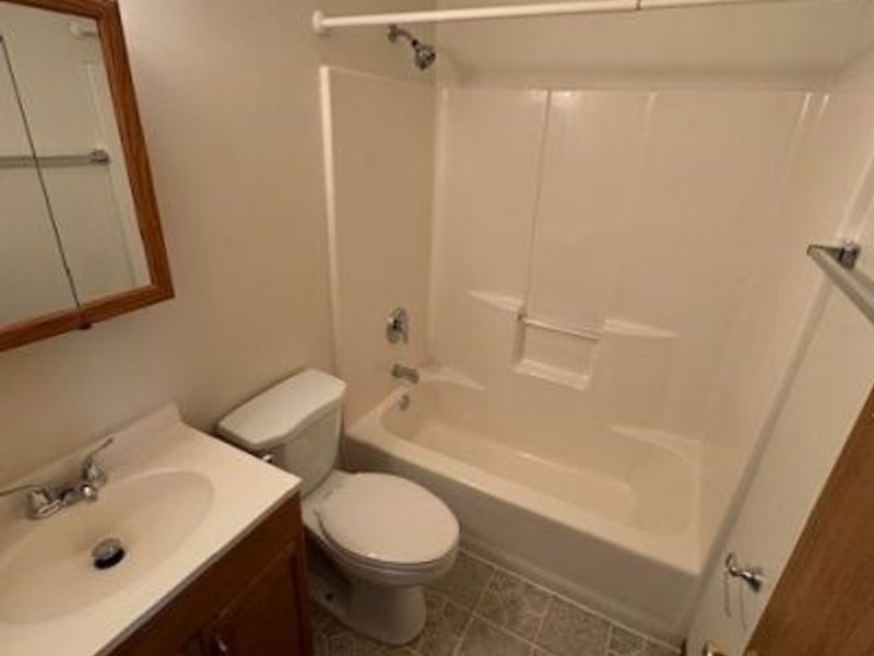 914 Shadowrow Avenue, Willoughby, OH 44094 Photo 9