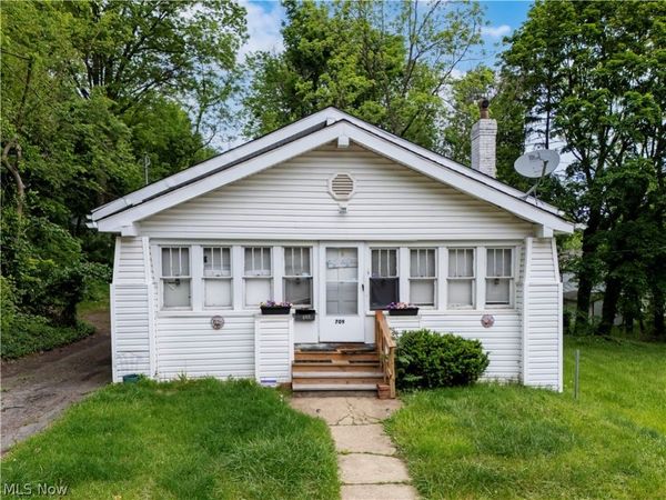 709 Longview Avenue , Akron, OH 44307