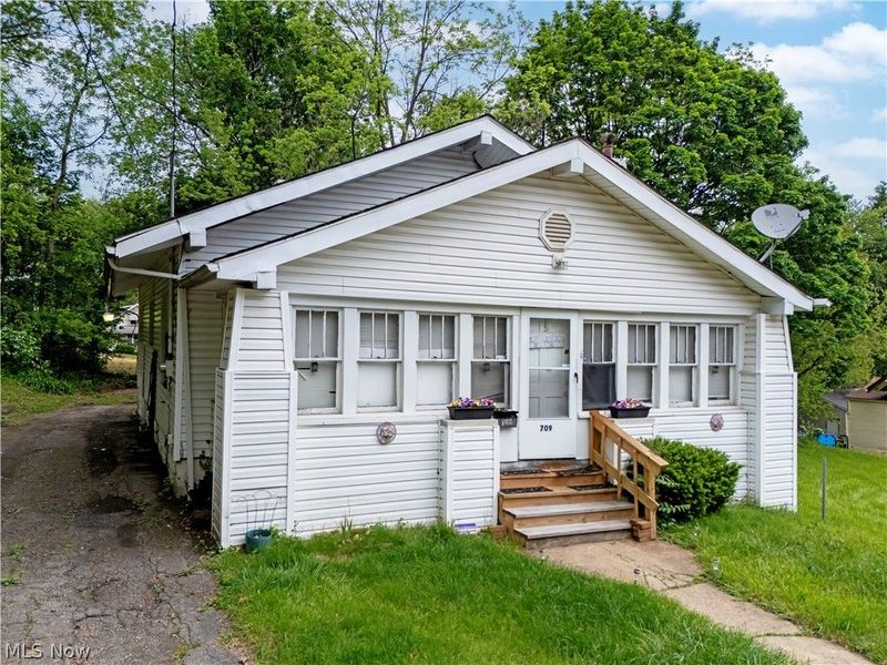 709 Longview Avenue , Akron, OH 44307 Photo 5
