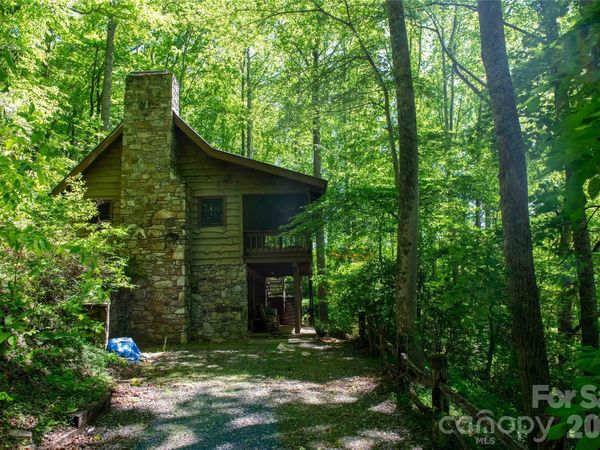 152 Middle Creek Cove , Burnsville, NC 28714