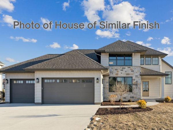 34 Viola Drive , Leclaire, IA 52753