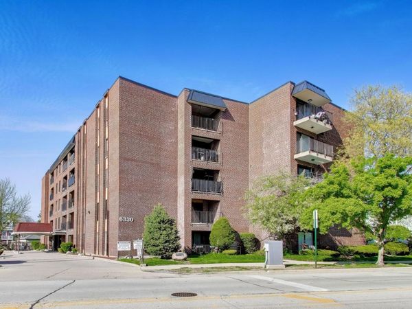 6330 Lincoln Avenue , Unit 4G, Morton Grove, IL 60053