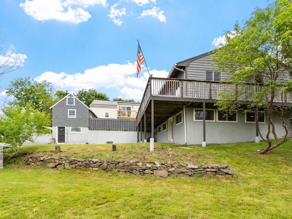 31 Main Street, Raymond, NH 03077
