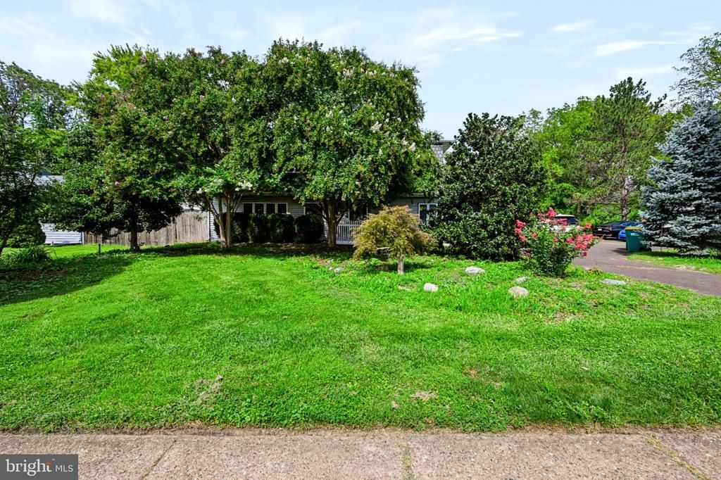 313 TRENTON ROAD, FAIRLESS HILLS, PA 19030